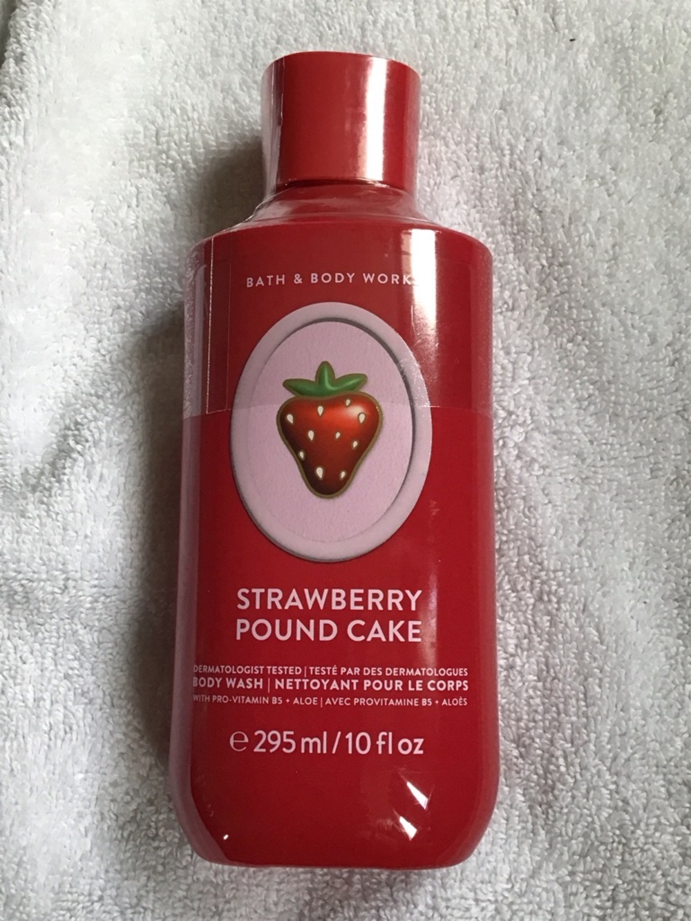Bath & Body Works Strawberry Pound Cake body wash